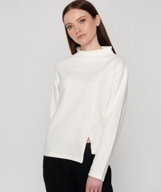 Inspired 7090 tshirt with long sleeves ivory details