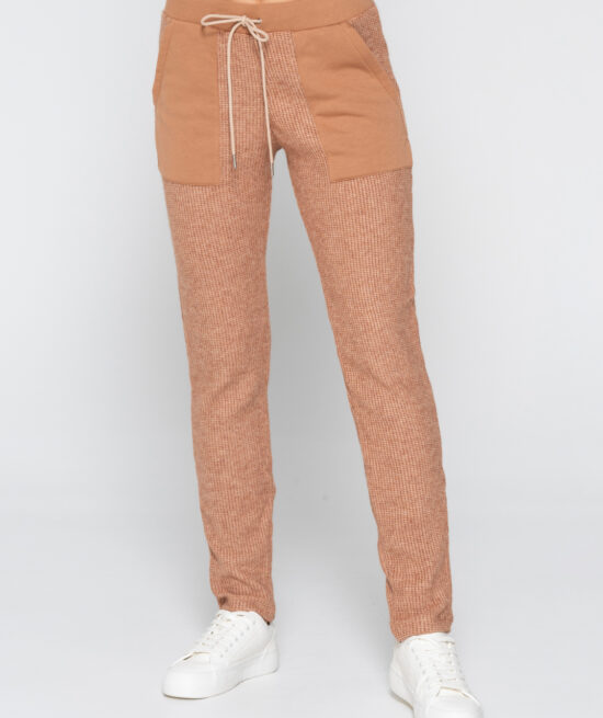 Sweetened 7003 pockets sweatpants camel close front