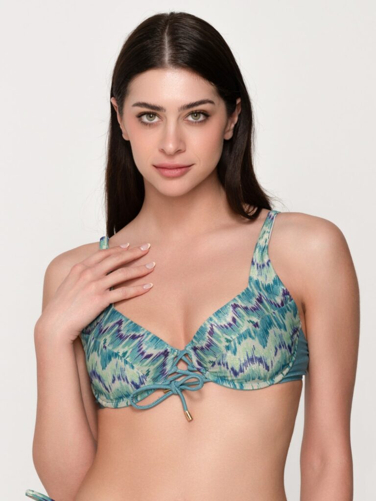 Opal 94202 balconette blue close cut