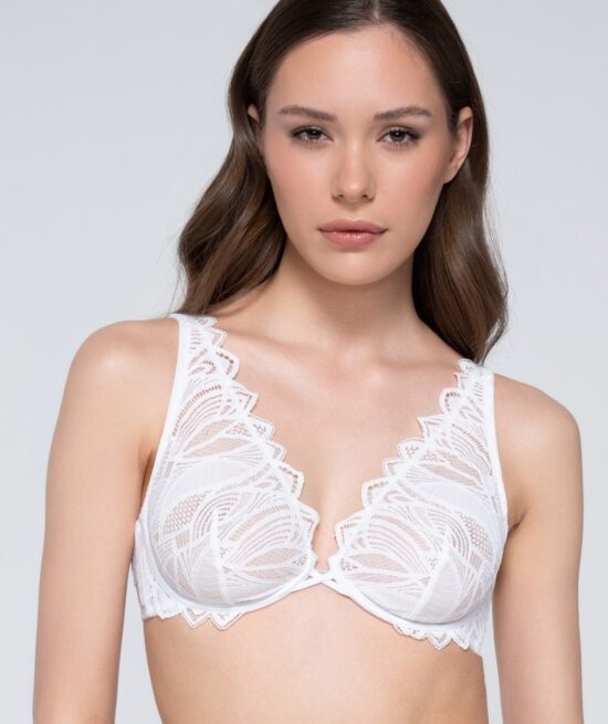Sylvie 16702 triangle & 26700 string white close cut