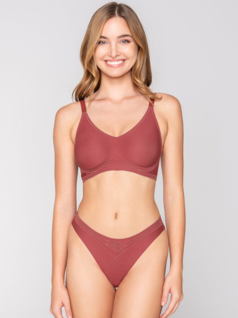 Motion 5400 athletic bra & 5402 brazilian bordeaux close cut