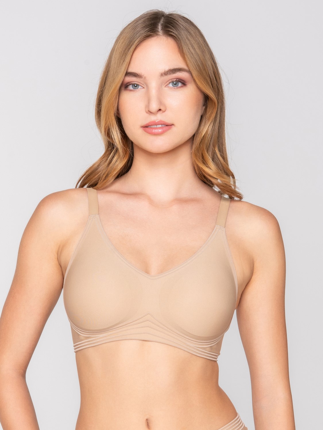 Motion 5400 athletic bra beige close cut