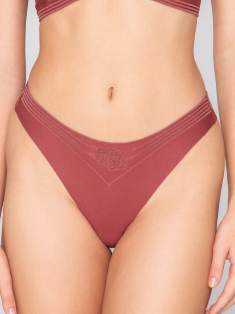 Motion 5402 brazilian bordeaux close cut