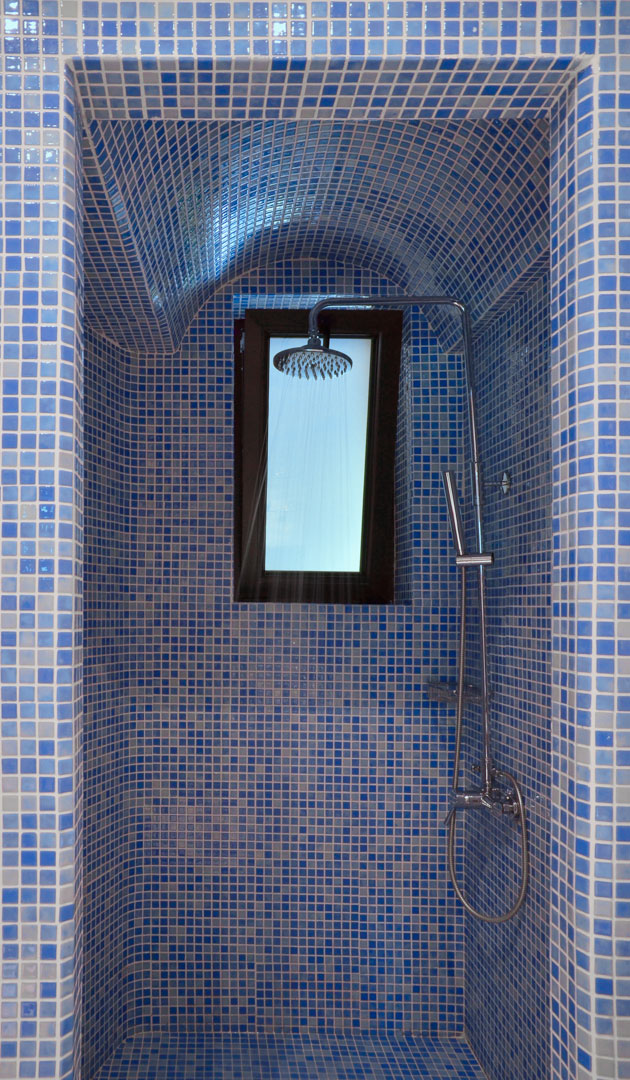 karpenisi forest suites blue deluxe suite shower