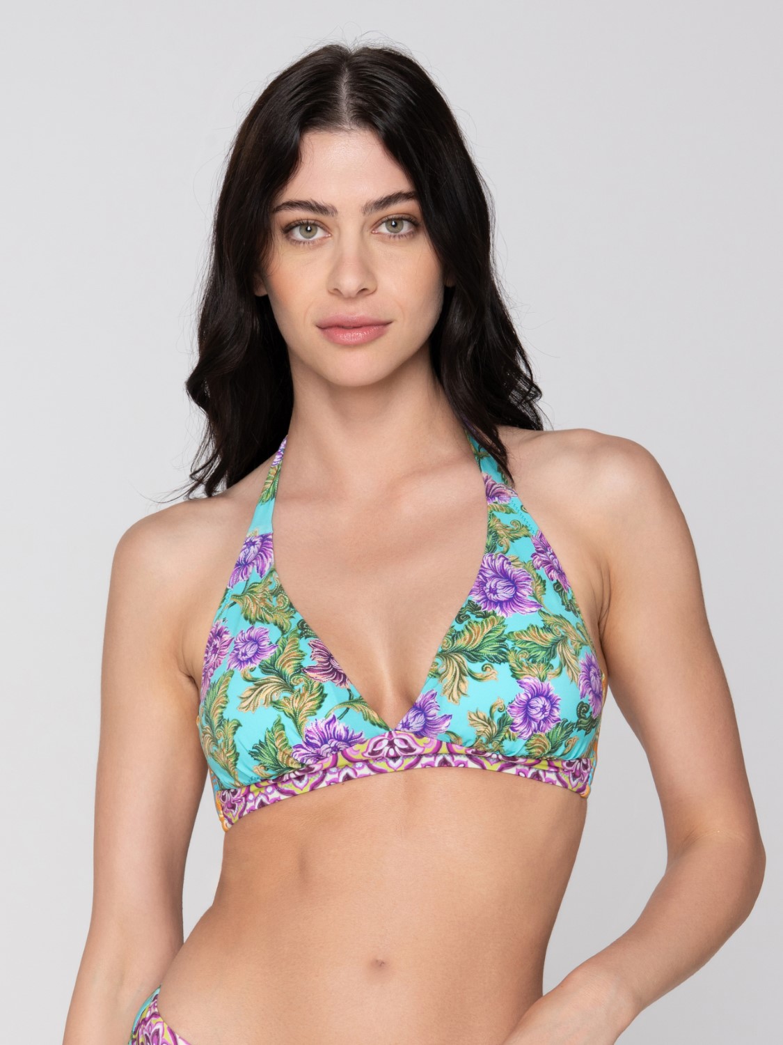 Motif 94841 triangle with cup unique close cut