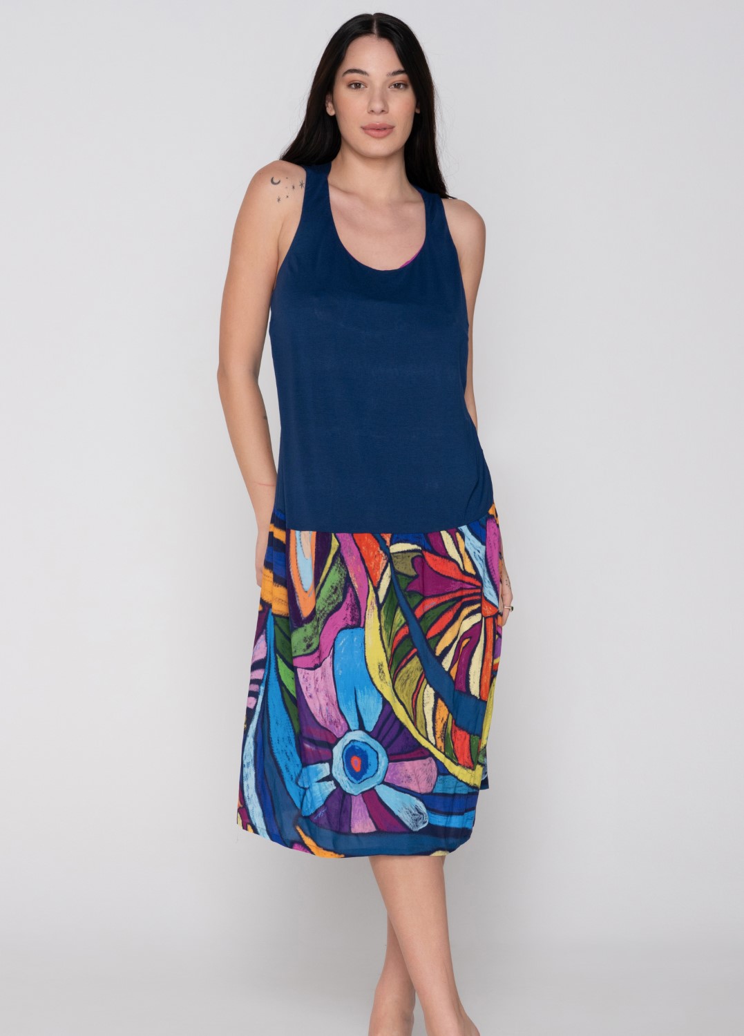 Neon 94773 long dress unique close cut