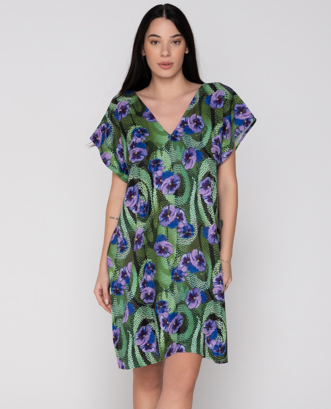 Blossom 94729 kaftan unique close cut