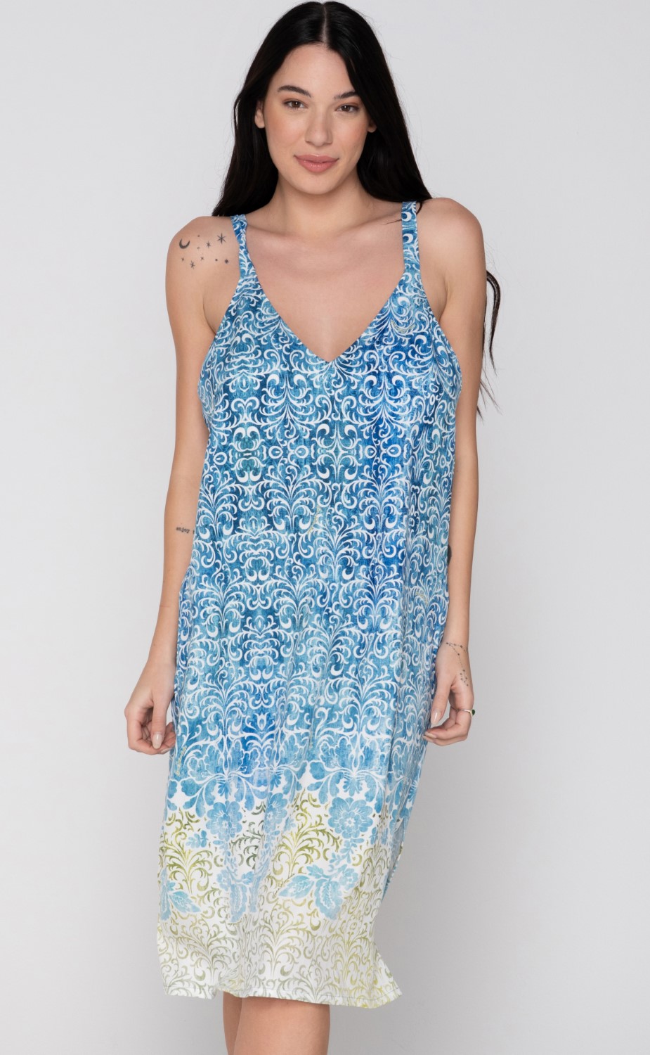 Serenity 94751 long dress with thin straps unique close cut