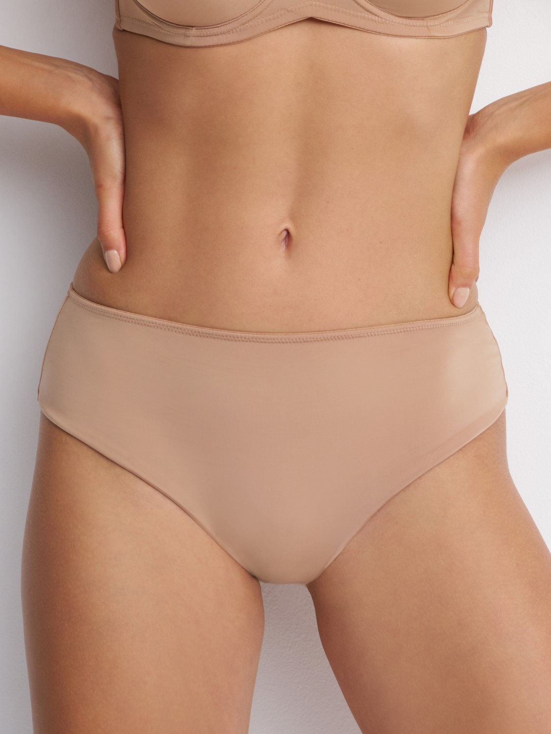 Secret 24016 hipster beige close cut